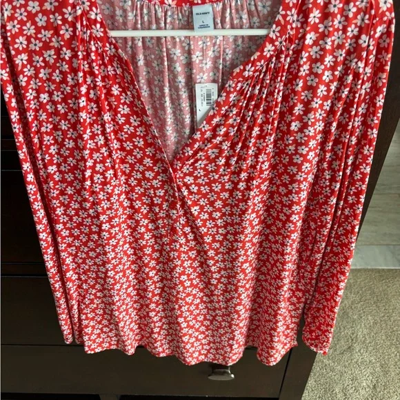 Red Floral Long Sleeve Blouse. Size L - Picture 1 of 3